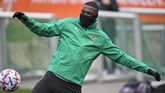 FOTO: Real Madrid Berburu Kemenangan Pertama Real Madrid melakukan persiapan terakhir jelang melawan Borussia Monchengladbach dalam perburuan kemenangan pertama di Liga Champions.