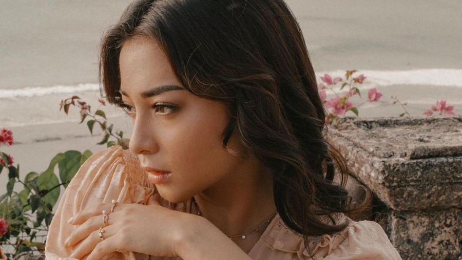 Potret Winter aespa yang Mirip Nikita Willy