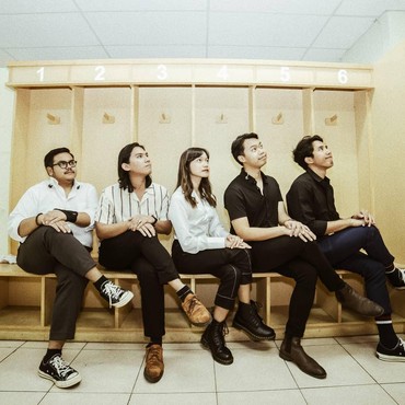 Lirik Lagu Alexandra - Reality Club