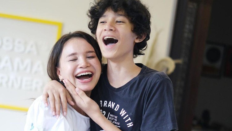Rossa dan anak Rossa dan anak