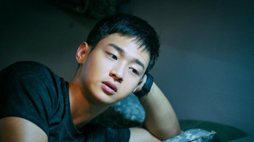 img-title Kecelakaan Saat Syuting 'Joseon Exorcist', Jang Dong Yoon Dilarikan ke RS