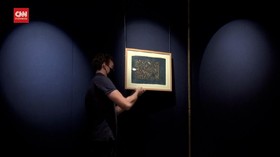 VIDEO: Sotheby Lelang Lembaran Langka Alquran Biru