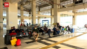 VIDEO: Terminal Pulo Gebang Jelang Libur Panjang