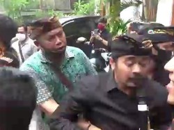 Anggota DPD Arya Wedakarna Didemo, Dianggap Lecehkan Kepercayaan Warga Bali