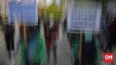 FOTO: Demo Tolak Omnibus Law di Jakarta Massa kembali turun ke jalan Jakarta untuk menolak Omnibus Law Cipta Kerja di Hari Sumpah Pemuda, Rabu (28/10).