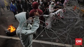 img-title Polisi Gagal Temukan Aparat Pemukul Wartawan CNN Indonesia