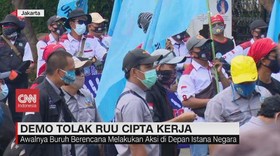 VIDEO: Buruh Kembali Demo Tolak Omnibus Law di Patung Kuda