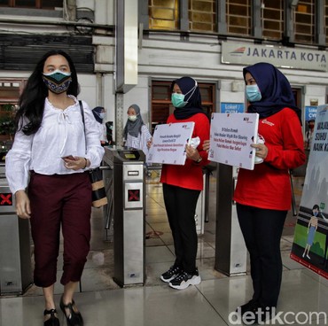 Kasus Positif Covid-19 Tembus 404.048, Masyarakat Diminta Tetap Jaga Jarak
