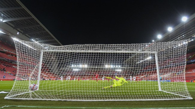 FOTO: Liverpool Perkasa Atas Midtjylland