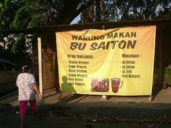 Kocak! 5 Nama Warung Makan Ini Bikin Salah Fokus