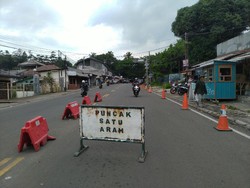 One Way Arah Jakarta Diberlakukan, Begini Kondisi Lalin Puncak Siang Ini