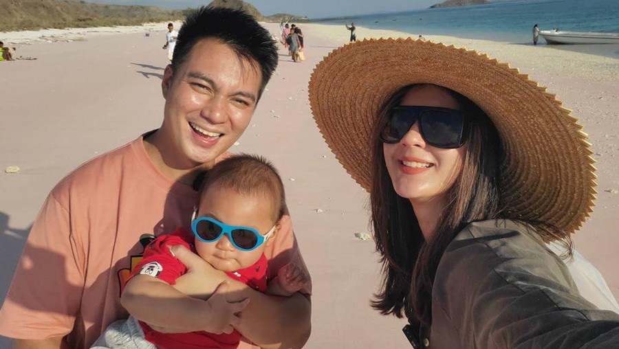 Paula Verhoeven dan Baim Wong liburan ke Pulau Komodo