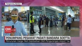 VIDEO: Penumpang Pesawat Padati Bandara Soetta
