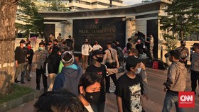 Polisi Bubarkan Panggung Rakyat #SemarangMelawan