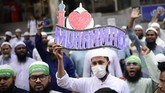 FOTO: Ribuan Orang Demo Anti-Prancis di Bangladesh Ribuan orang di Bangladesh turun ke jalan ibu kota pada Selasa (27/10) protes atas sikap Presiden Prancis Emmanuel Macron yang dinilai menghina Islam.