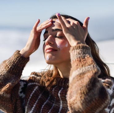 5 Kiat Atasi Permasalahan Kulit yang Bikin Wanita Nggak Percaya Diri