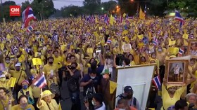 VIDEO: Generasi Tua Beri Dukungan Kepada Raja Thailand