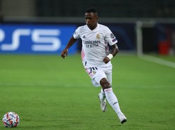 Vinicius Enggak Sadar Ya Dibilang Main Kayak Sampah sama Benzema?