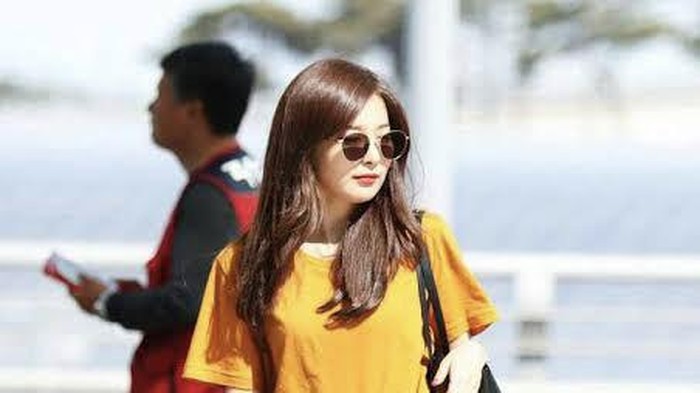 7 Idol K-Pop Wanita yang Tampil Menawan dengan Style Sederhana