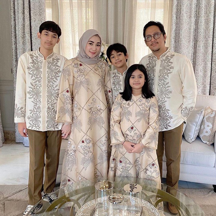 <p>2. Selama 15 tahun berumah tangga, Andre dan Erin sudah dikaruniai 2 orang anak laki-laki, dan seorang anak anak perempuan. (Foto: Instagram @erintaulany)</p>
