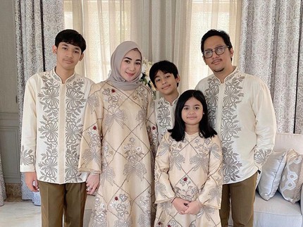 15 Tahun Menikah, Intip 7 Potret Andre Taulany dan Keluarganya yang Harmonis