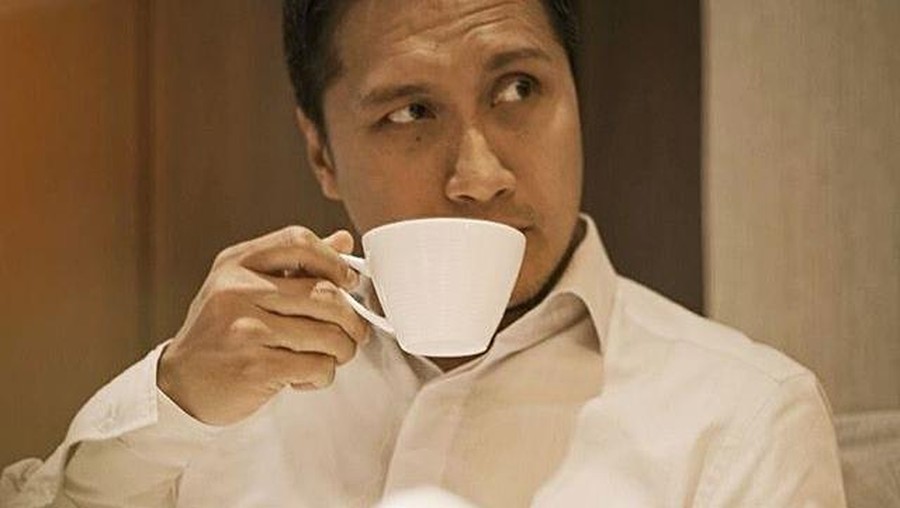 Romantisnya Arie Untung dan Fenita Arie Saat Makan Bareng