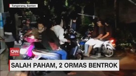 VIDEO: Dua Kelompok Ormas Bentrok di Kawasan Tangerang