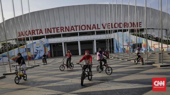 Tak hanya menjadi arena balap sepeda, di Velodrome Rawamangun juga memiliki fasilitas olahraga lain, seperti lapangan voli, basket hingga gimnastik.