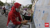 FOTO: Antusiasme Warga Berolahraga di Velodrome Saat Corona Sejumlah warga mengantre untuk berolahraga di Jakarta International Velodrome (JIV), Rawamangun, Jakarta di tengah pandemi virus corona.