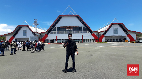 Ratusan Wisatawan Serbu Pantai Pasir Panjang Maluku Tenggara
