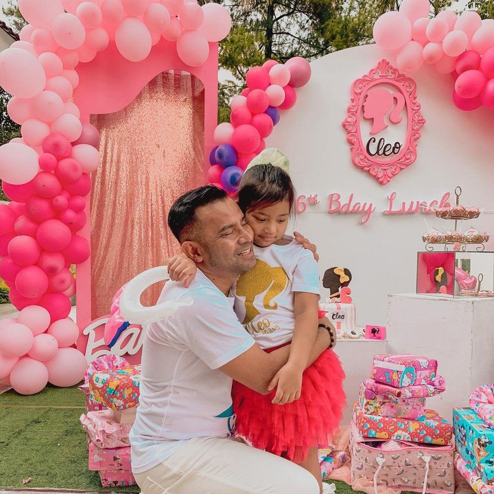 <p>"Boru hasian, boru panggoran papa.. anak kesayangan papa," tulis Duma Riris dalam unggahannya. (Foto: Instagram @duma_riris)</p>