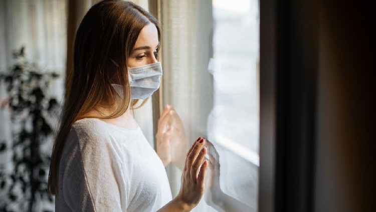 Woman in isolation at home for virus outbreak
