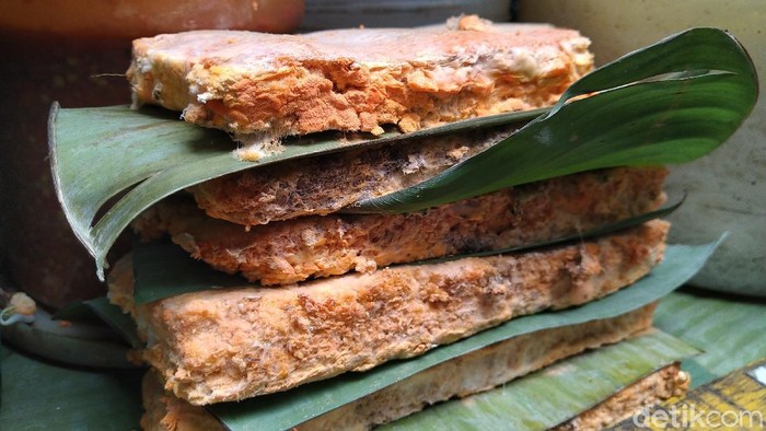Laksa Bogor Punya Kuah Kental dan Pakai Oncom Merah