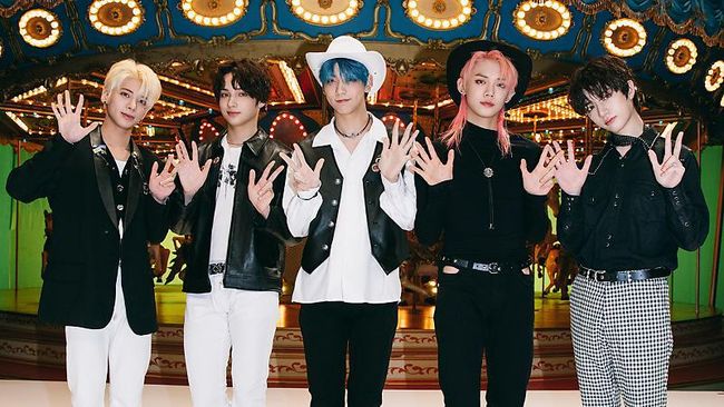 Lirik Lagu Blue Hour - TXT