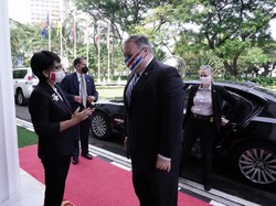 Sambut Menlu AS Mike Pompeo, Menlu Retno: Selamat Datang Kembali