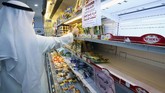 FOTO : Seruan Boikot Produk Prancis di Negara Muslim Sejumlah negara di Jazirah Arab melakukan aksi boikot produk Prancis akibat pernyataan Presiden Emmanuel Macron.