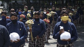 Wali Kota Yogyakarta Janji Prioritaskan Vaksinasi Abdi Dalem