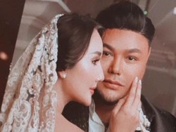Disinggung soal Kabar Pernikahan, Ivan Gunawan Langsung Pamer Cincin Kawin