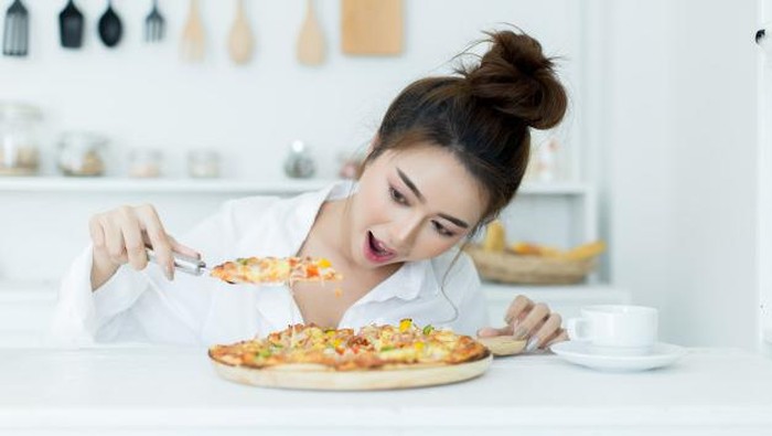 Nggak Gampang Tergoda, Ini 5 Cara Aman dan Alami Menahan Rasa Lapar Saat Diet