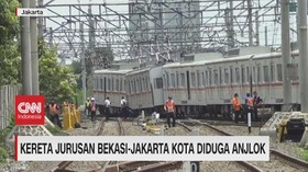 VIDEO: Kereta Jurusan Bekasi-Jakarta Kota Diduga Anjlok