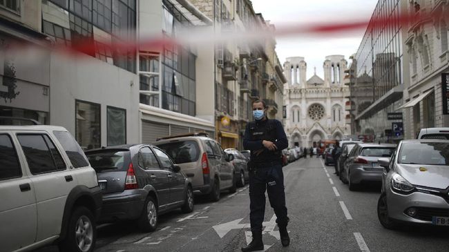 Laporan WNI soal Situasi Prancis: Lockdown dan 'High Alert' WNI di Prancis mengungkapkan situasi di Paris dan Nice saat ini berada dalam status high alert atau under attack sebagai respons pada virus corona dan teror.