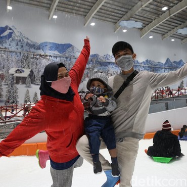 Rayakan Tahun Baru dengan Paket Hampers dari Trans Snow World