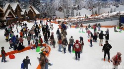 Nikmati Dinginnya Salju di Trans Snow World, Ada Promo Beli 1 Gratis 1