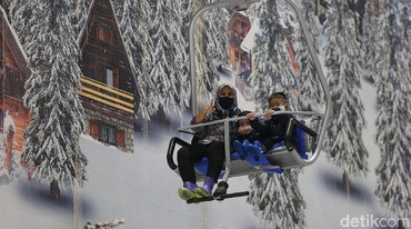 Tips Aman & Nyaman Bermain Salju di Trans Snow World Bintaro