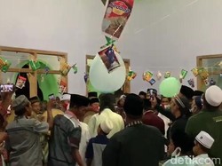 Tradisi Maulid Nabi di Probolinggo, Berebut Makanan dan Perlengkapan Salat