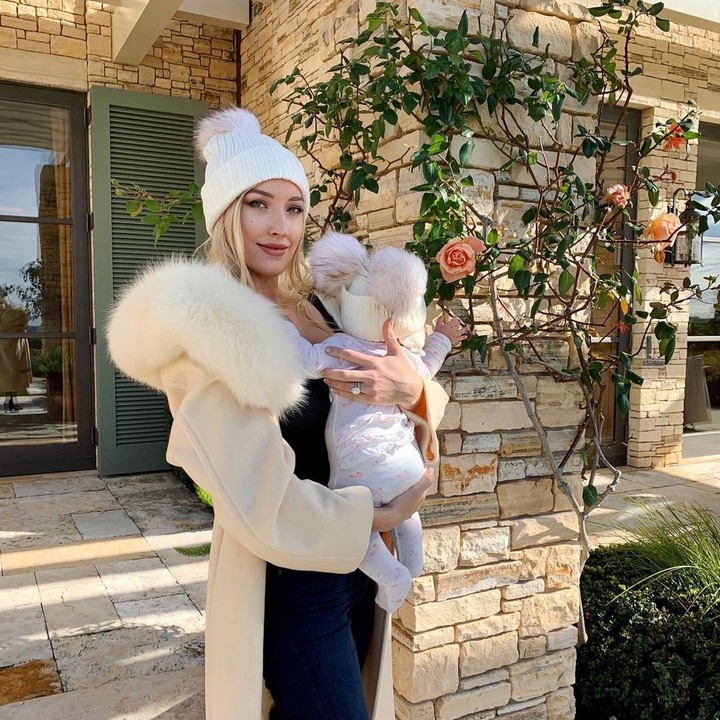 <p>Di awal tahun ini Varsha Strauss melahirkan anak pertama mereka yang berjenis kelamin perempuan. (Foto: Instagram @varshaadhikumoro)</p>