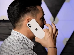 iPhone 12 Mini vs Galaxy S20 FE, Bagus Mana?