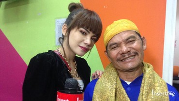 img-title Sempat Gagal Berbisnis, Dinar Kembali Bisnis Liquid Vape