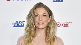 LeAnn Rimes Ungkap Perjuangan Hadapi Psoriasis