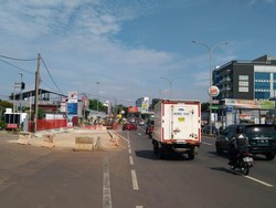 Polisi Ungkap Penyebab 2 Mobil Saling Tabrak di Jl Alternatif Cibubur